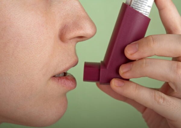Asthmatic inhaler