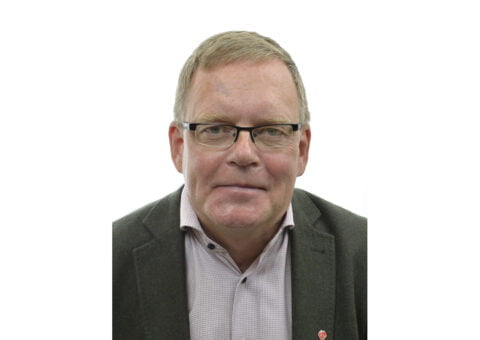Dag Larsson (S) svarar på frågor om allergivården