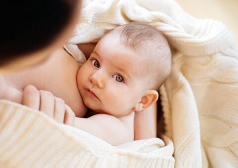 Barn som ammas_600x424